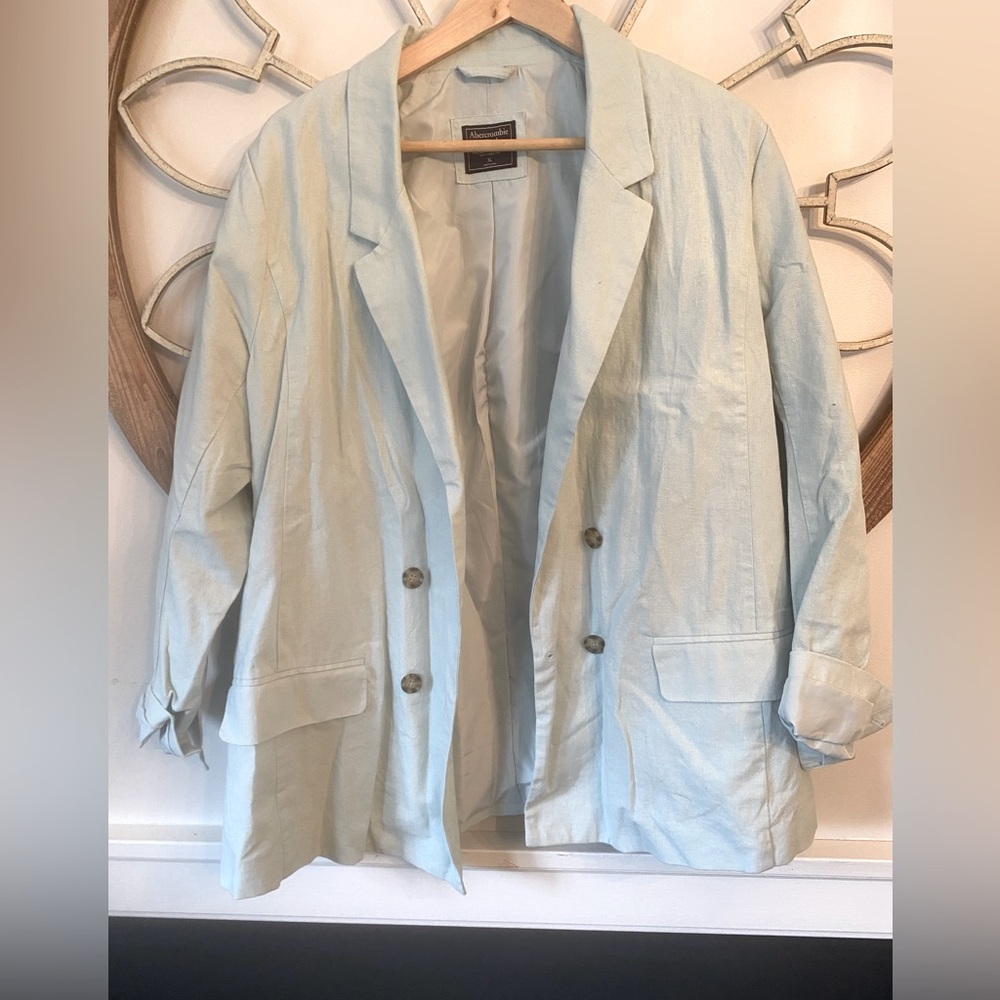 Abercrombie and Fitch light blue linen blazer